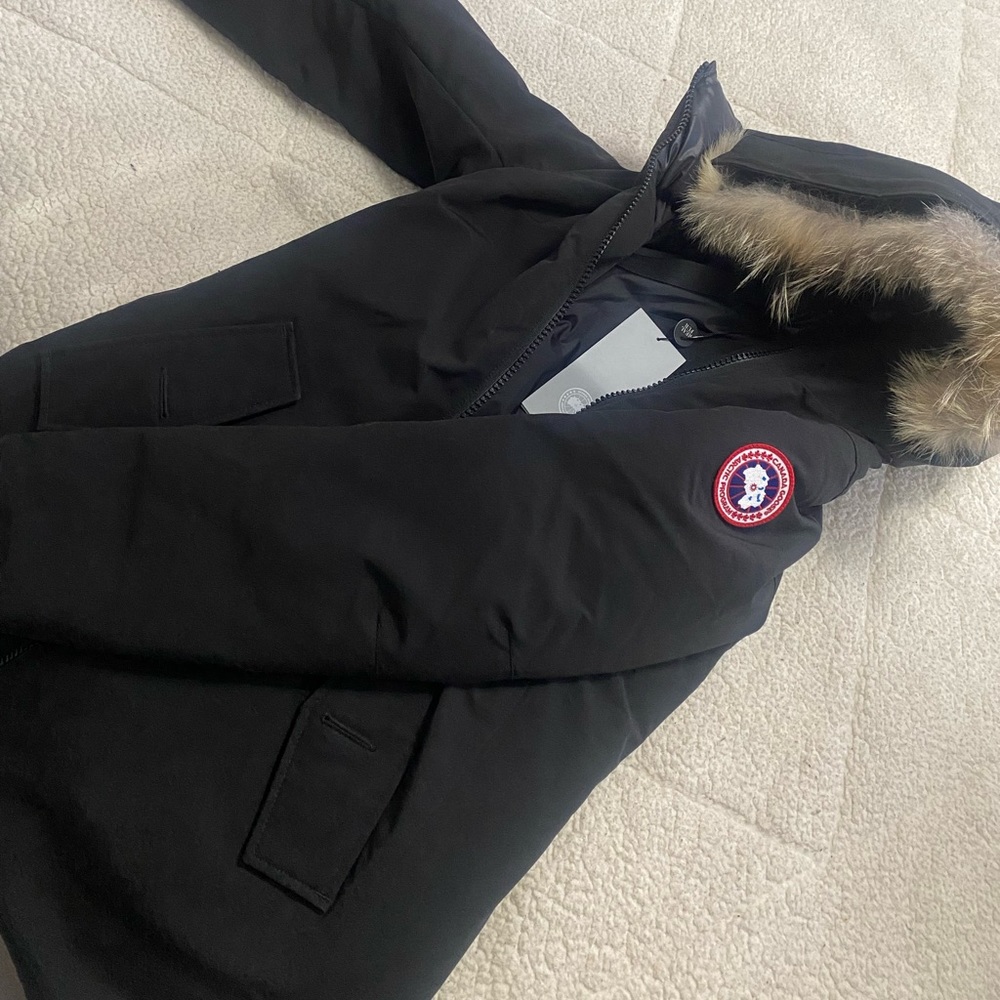 Very comfortable, new , in really good condition, size L for women’s rosemont